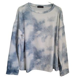 Women's Romantic Hut Blue and White Cloud Long Sleeve Shirt Size Large